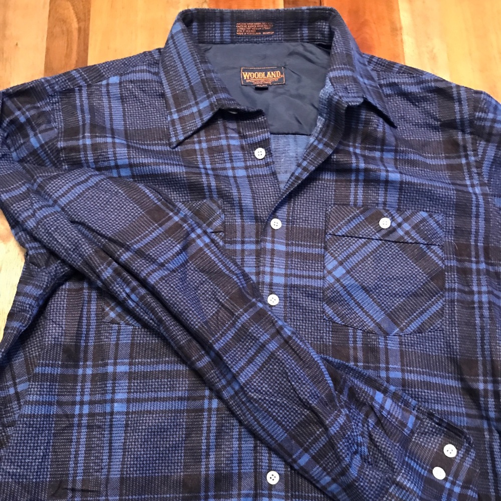 Men's L Woodland blue flannel shirt.