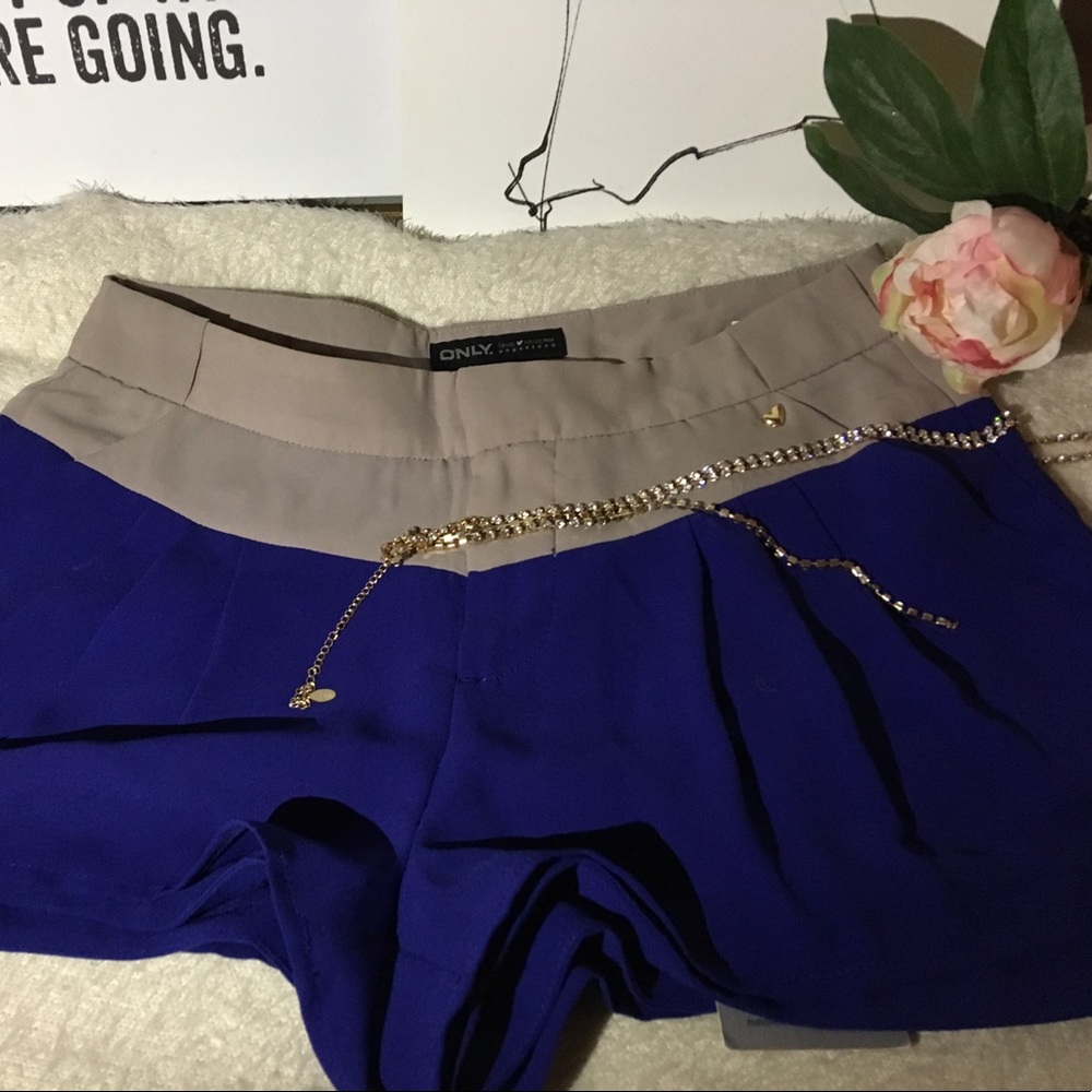 Shorts - Picture 3 of 4