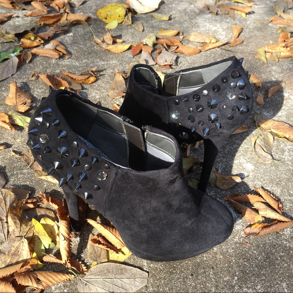 Luichiny studded heels