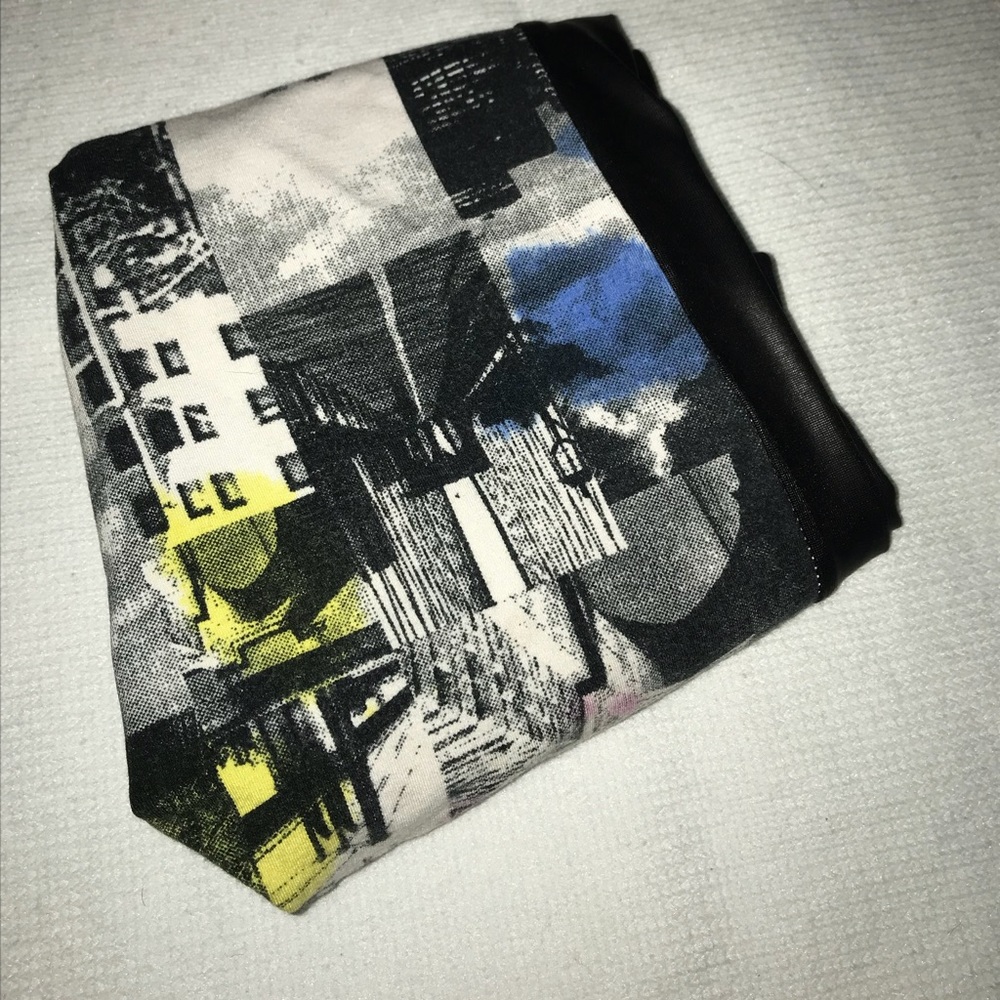 New York building leggings young girls