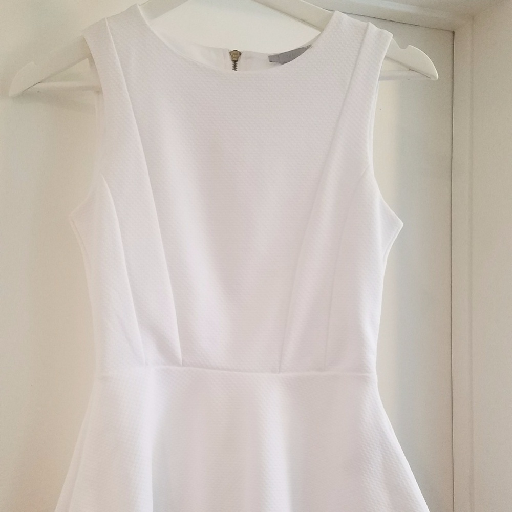 White Sleeveless dress