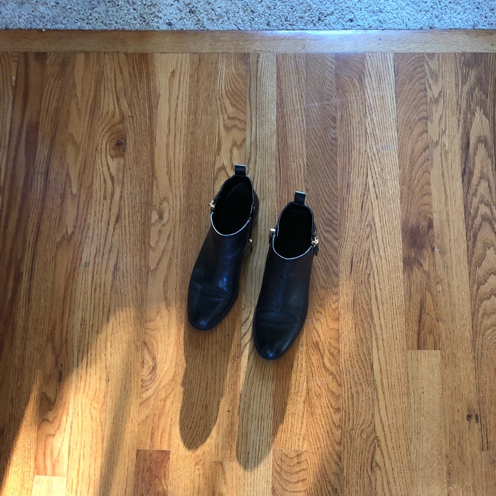 EUC booties