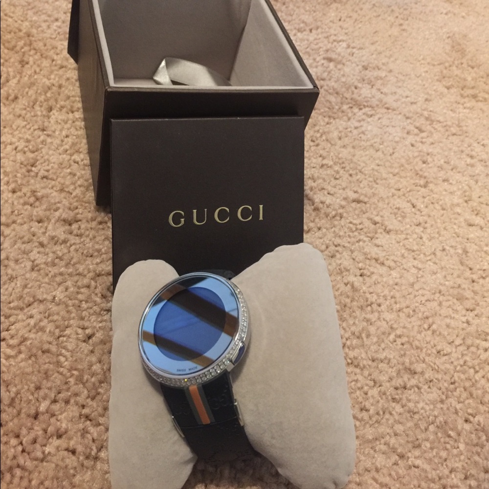 Gucci watch with Daimond brand new
