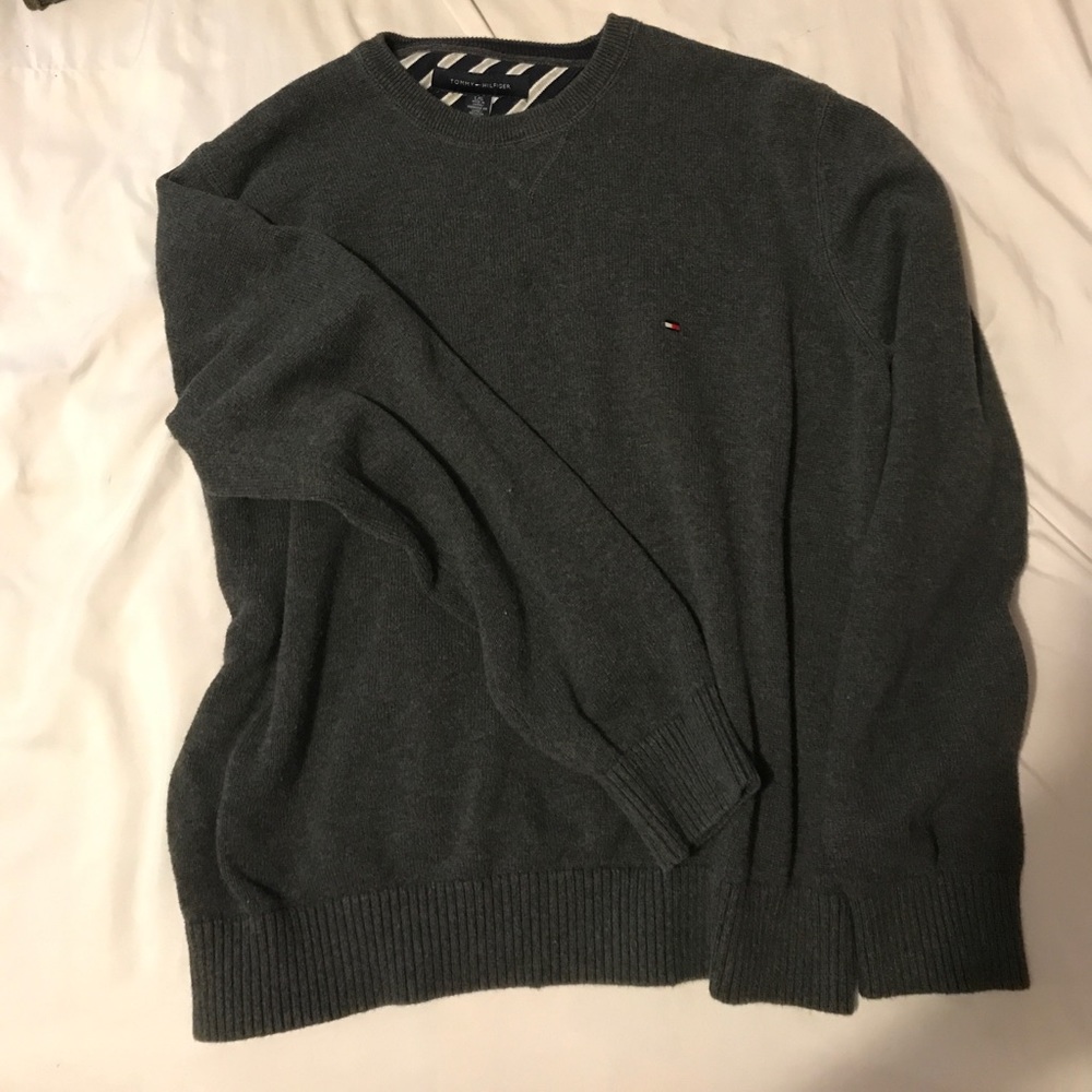 Tommy sweater