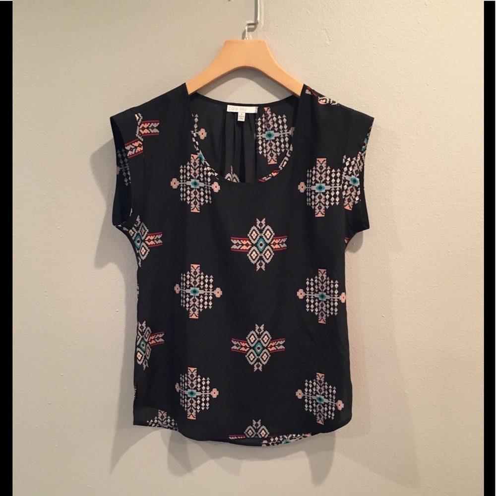 Like new tunic with Aztec print