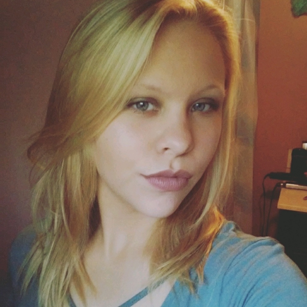 Meet your Posher, Desiree