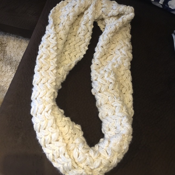 Infinity scarf - Picture 2 of 2