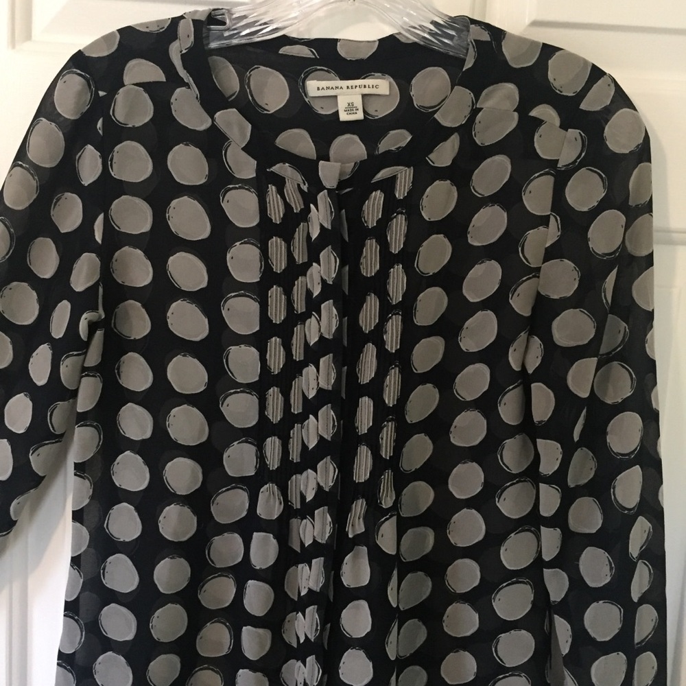 HP🎉 BANANA REPUBLIC Sheer Button-Down Top - Picture 5 of 8