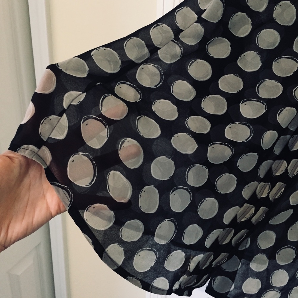 HP🎉 BANANA REPUBLIC Sheer Button-Down Top - Picture 6 of 8