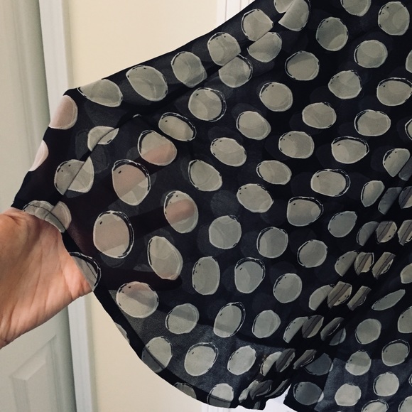 HP🎉 BANANA REPUBLIC Sheer Button-Down Top - Picture 6 of 8