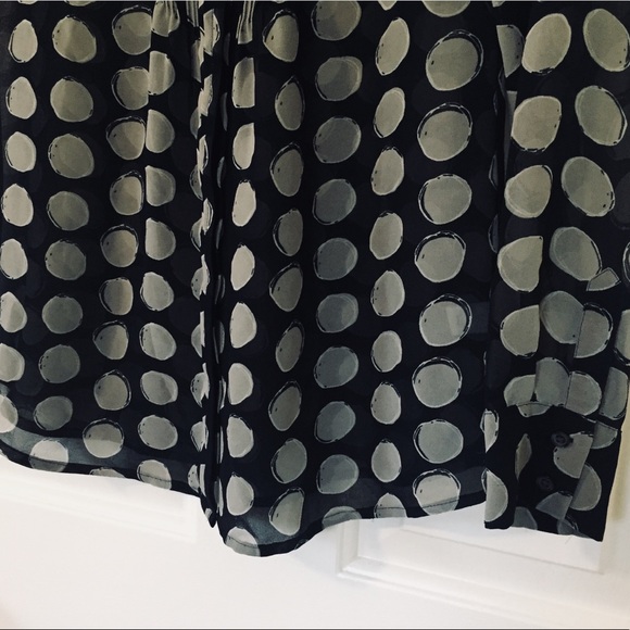 HP🎉 BANANA REPUBLIC Sheer Button-Down Top - Picture 7 of 8