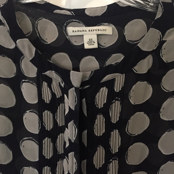 HP🎉 BANANA REPUBLIC Sheer Button-Down Top - Picture 4 of 8