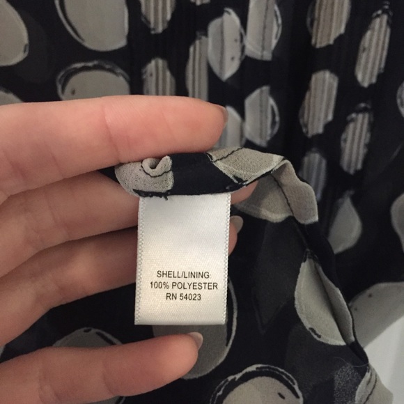 HP🎉 BANANA REPUBLIC Sheer Button-Down Top - Picture 8 of 8