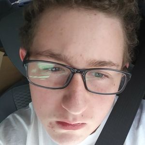 Meet your Posher, Dustin