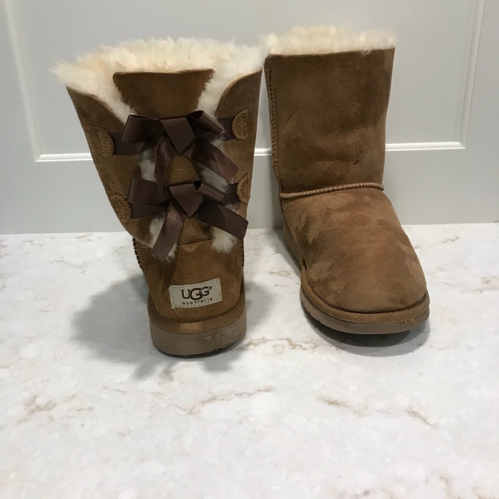 Chestnut Bailey Bow Uggs