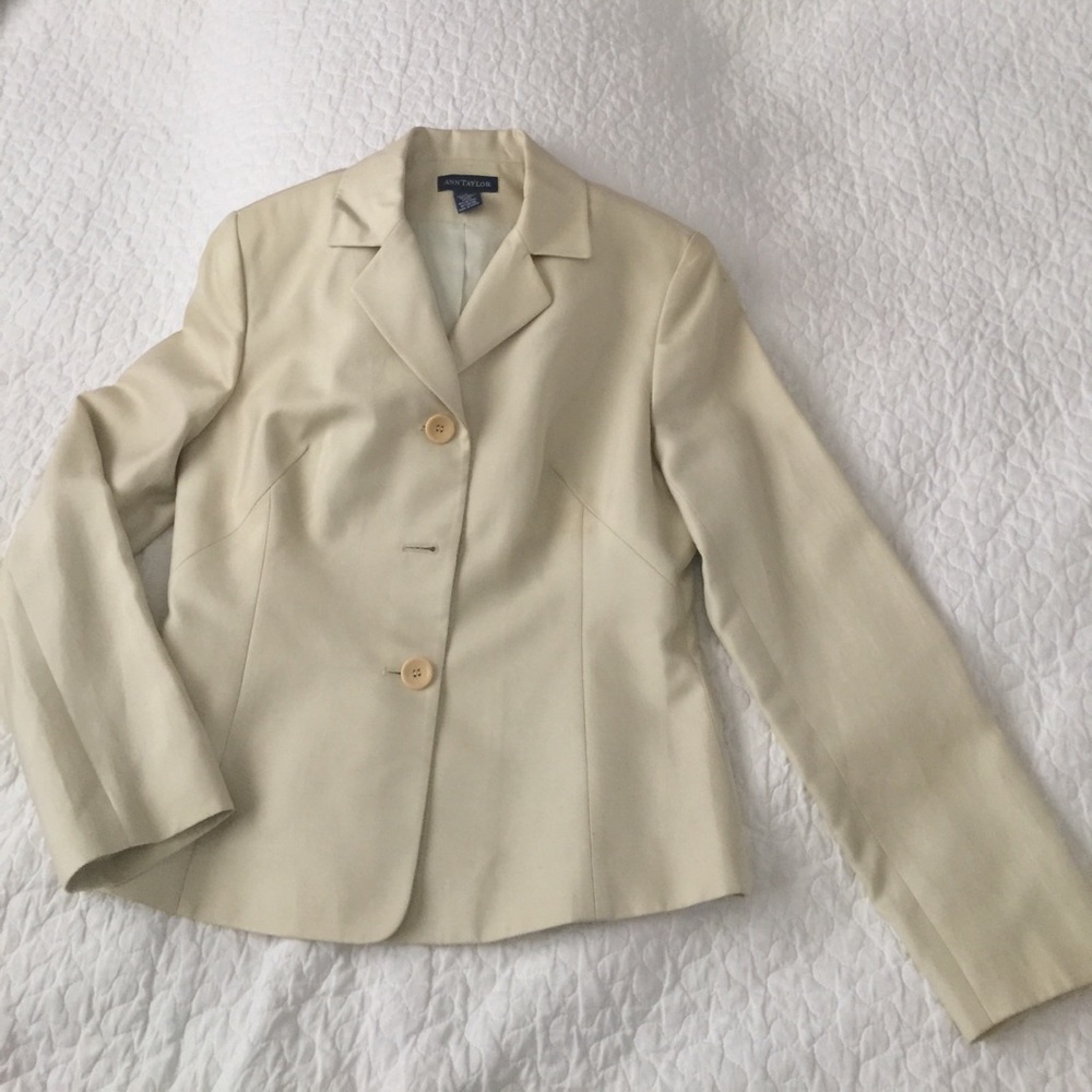 Ann Taylor Fitted Blazer size 2