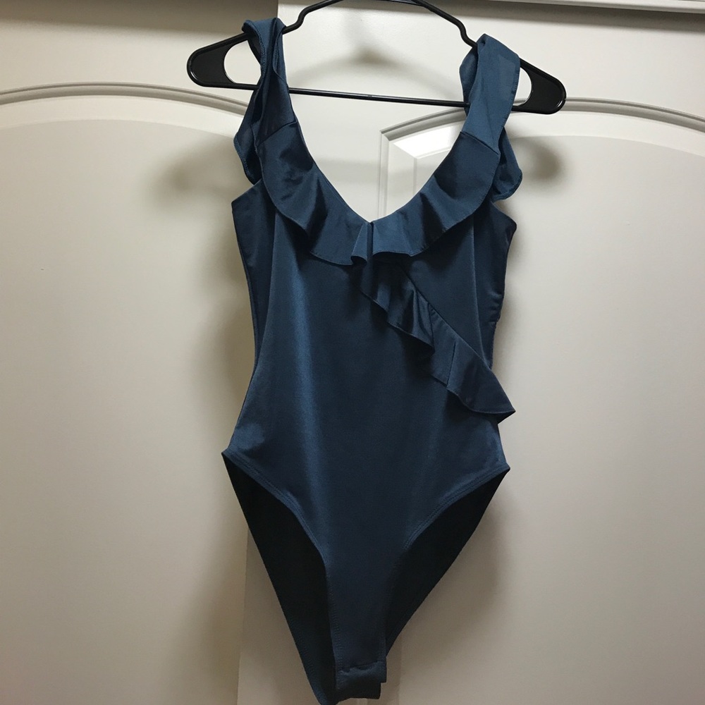 Topshop ruffle trim bodysuit!