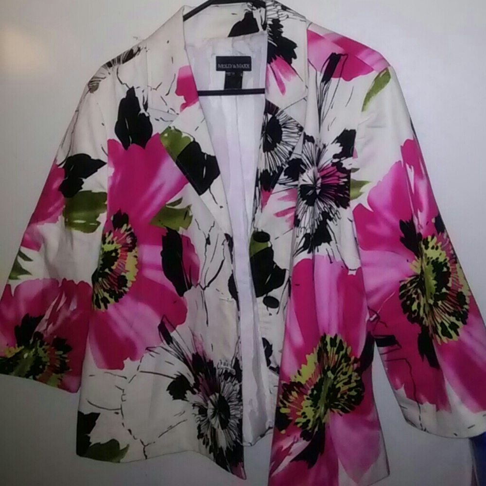 Blazer with 3/4 Length Sleeves