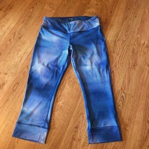 SOLD!! Reebok Speedwick Capri Like New