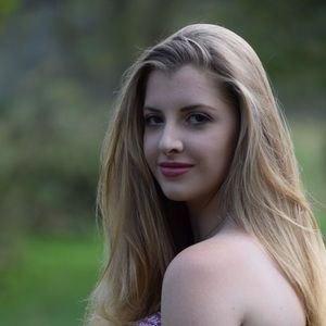 Meet your Posher, Claire