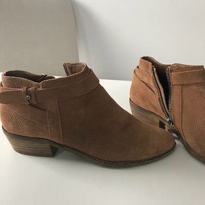 Dolce Vita booties 7.5 great color!!