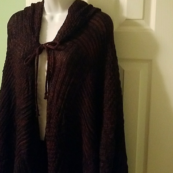 NWT Knit Hooded Poncho in blue and red - Picture 3 of 4