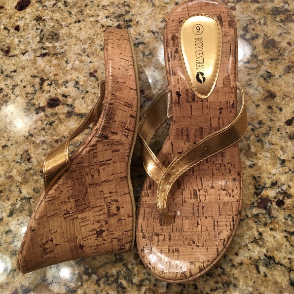 Gold wedges - Picture 2 of 3