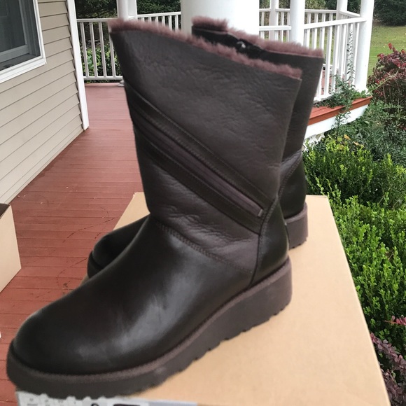New UGG Lorna Leather