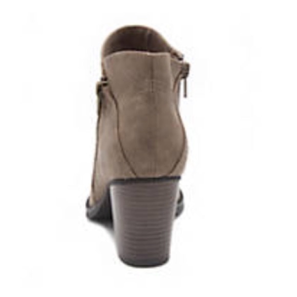 NIB Edyn Bootie in Taupe - Picture 5 of 6