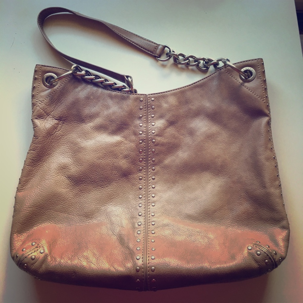 🚨SALE🚨Michael Kors beige studs & chain bag