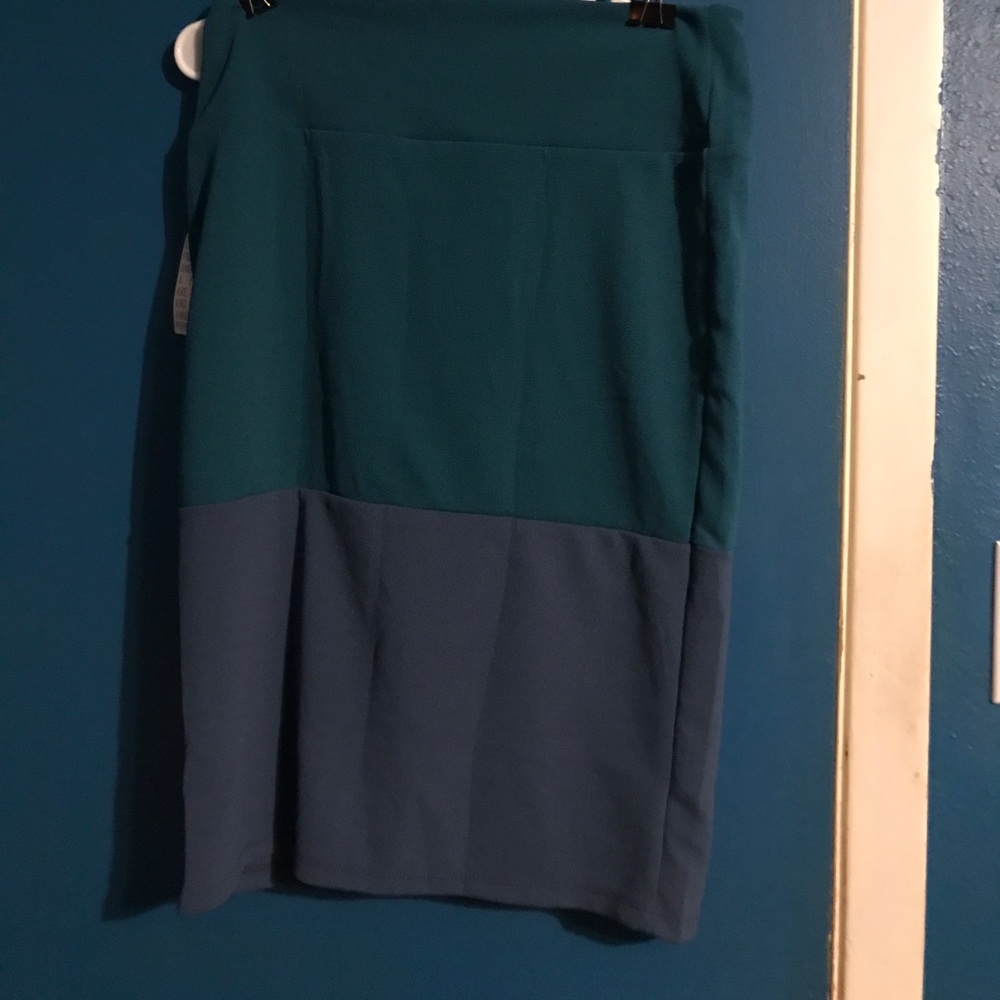 Brand new large Cassie lularoe