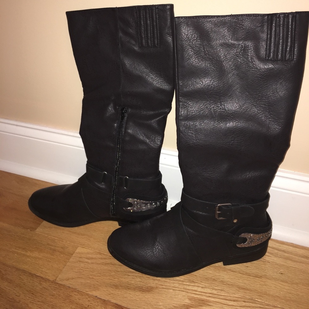 Black boots