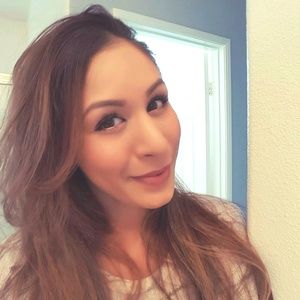 Meet your Posher, Monica