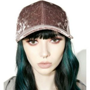 Velvet hat in mauve pink