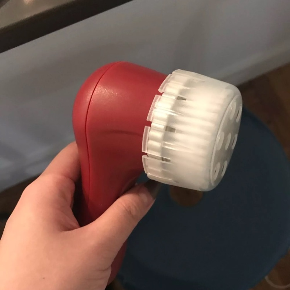 Clarisonic MIA 1 face wash brush