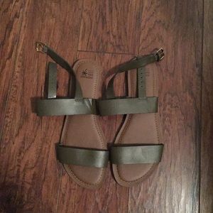 Olive Sandal