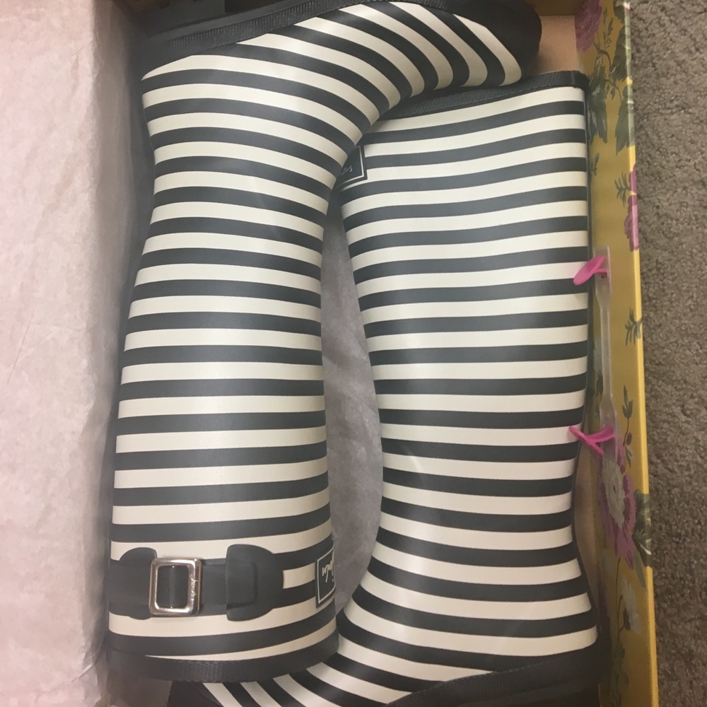 BRAND NEW never been used rain boots