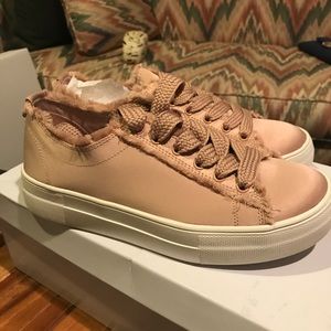 STEVE MADDEN GRAYLA PLATFORM LACE UP SNEAKERS NWT