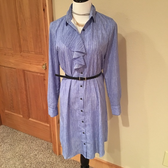 Must have! BR Shirt Dress - Picture 2 of 4