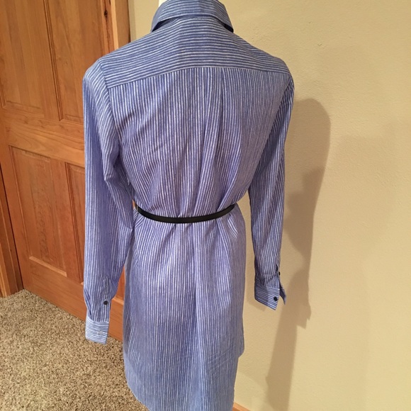 Must have! BR Shirt Dress - Picture 4 of 4
