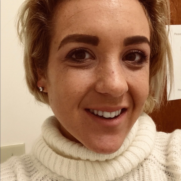 Meet your Posher, Nicki - Picture 3 of 4