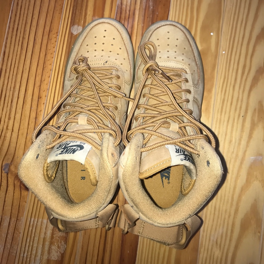 Nike Air Force tan
