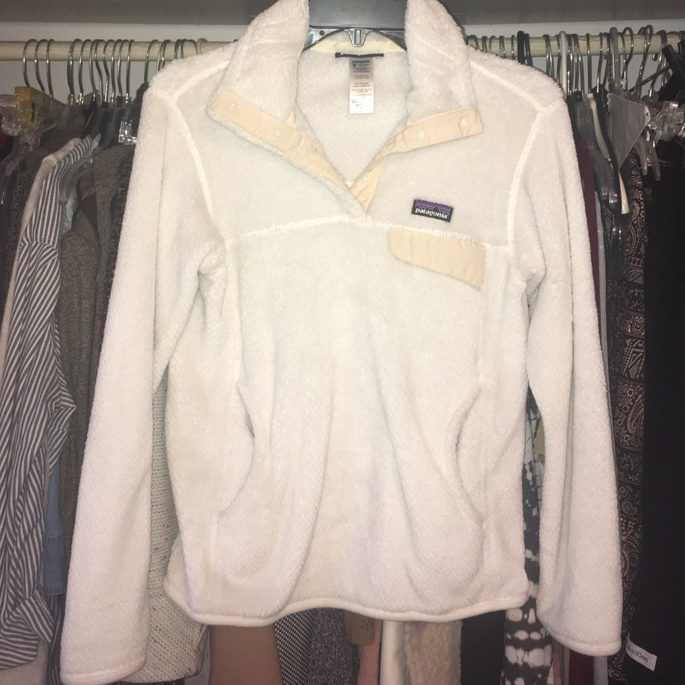 Fuzzy cream white Patagonia pullover