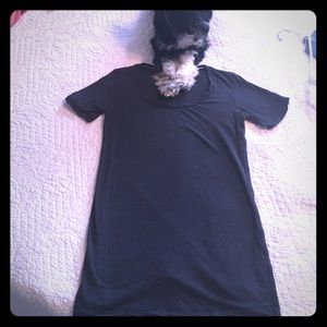 Dark grey lululemon yogi tee