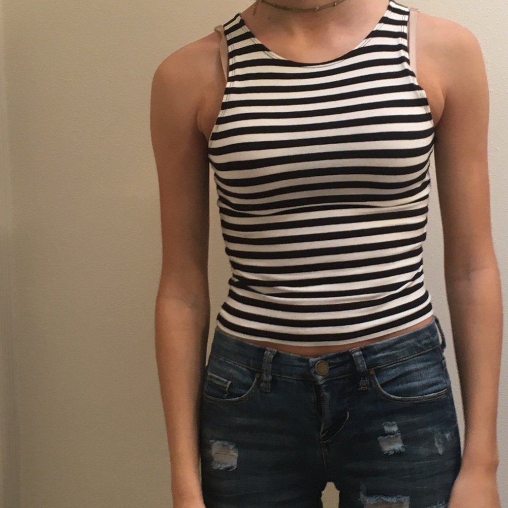 black and white stopper top