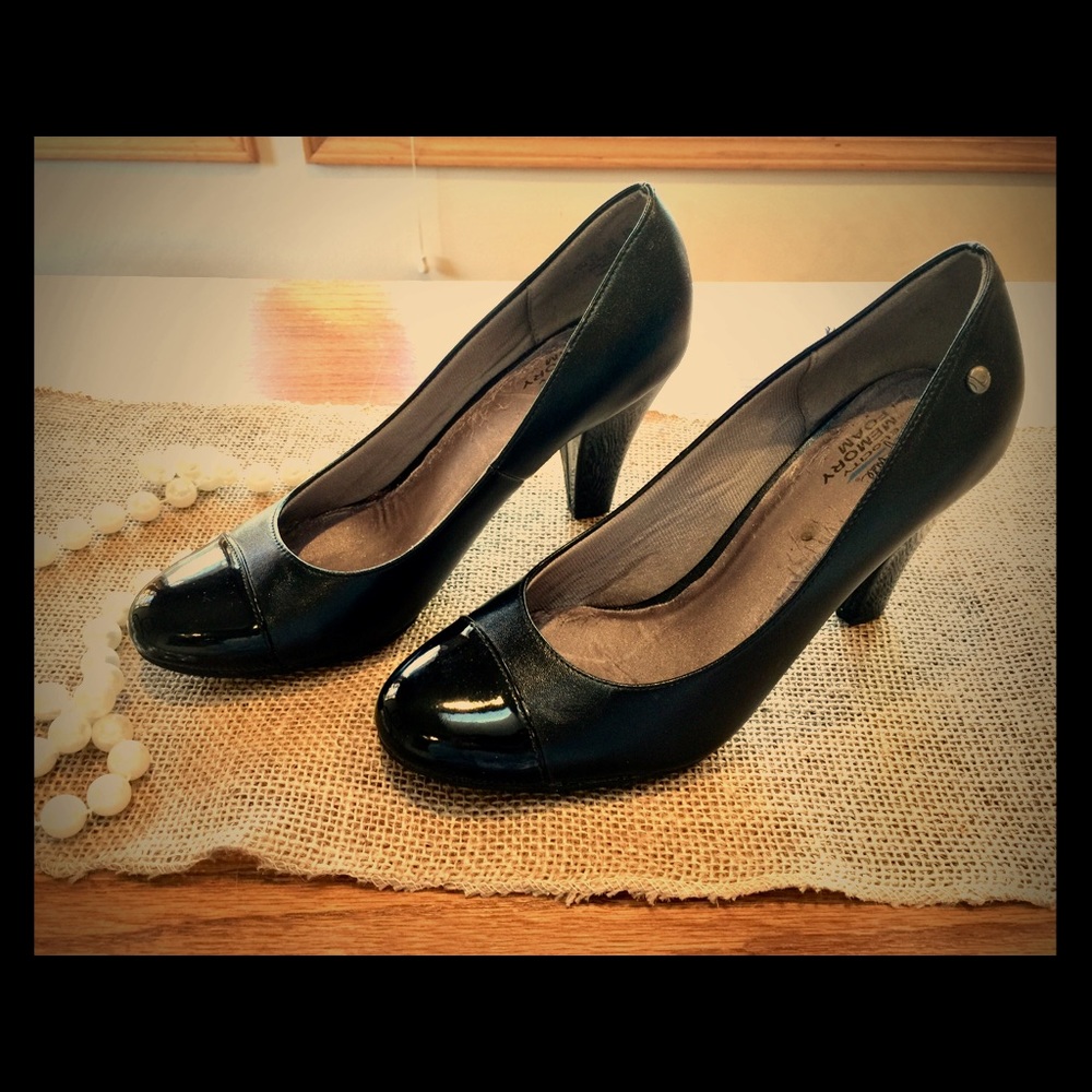Black Pumps ... classic and timeless ...