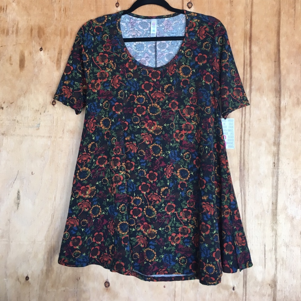 Lularoe Perfect top
