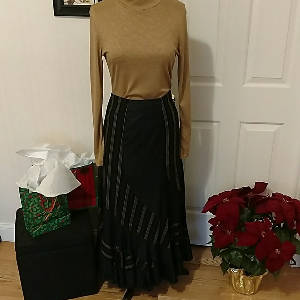 Maxi Skirt With Pleated Hemline
