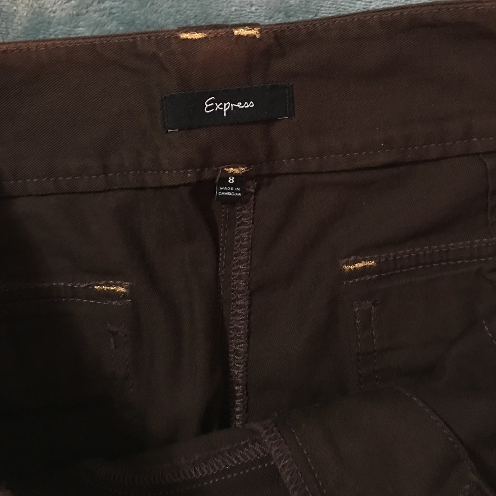 Express Shorts - Picture 3 of 3