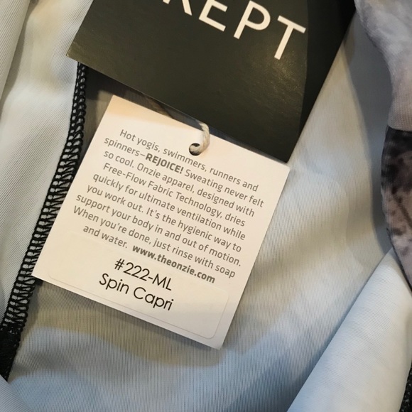 Onzie Marbled Spin Capri - M/L - NWT - Picture 6 of 8